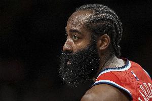 狀態(tài)不錯(cuò)！哈登半場10中6砍并列最高16分 三分5中3&0失誤