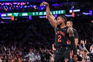 太準(zhǔn)了！麥克布萊德半場5記三分拿下16分3板1助1帽