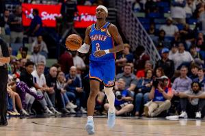 對手太不扛揍！亞歷山大賽季至今出戰(zhàn)23場 場均第4節(jié)只打3.5分鐘