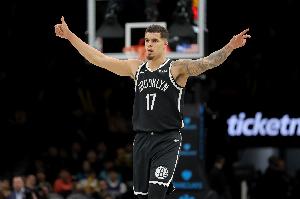 儼然核心！小邁克爾·波特各種硬解 半場(chǎng)14中9&三分7中4轟22分4板