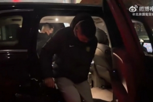 一個肋骨疼上車費勁，一個嘴縫20多針，致敬每一位為冠軍付出的人