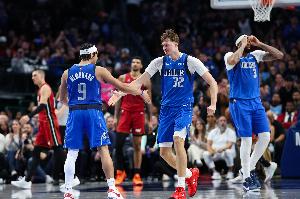 對(duì)陣火箭！獨(dú)行俠首發(fā)：小內(nèi)姆哈德 弗拉格 馬紹爾 華盛頓 濃眉