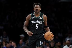 全靠隊(duì)友給力！愛德華茲11中3僅拿15分6板4助1斷2帽 5失誤