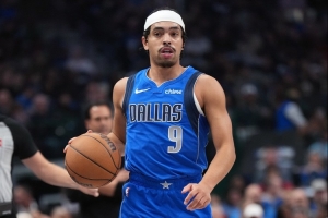 首發(fā)控衛(wèi)！內(nèi)姆哈德半場(chǎng)3投3中得到6分6助1斷 正負(fù)值+3