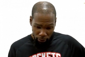 杜蘭特：打控衛(wèi)限制了弗拉格發(fā)揮 現(xiàn)在他更全面了&我喜歡他的比賽