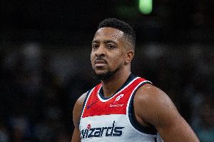 外線可以！麥科勒姆半場(chǎng)4記三分拿下14分2助攻 命中半場(chǎng)壓哨三分