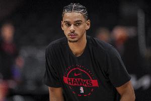 鑿穿內(nèi)線！紐厄爾連續(xù)暴扣 老鷹領(lǐng)先兩位數(shù)打停奇才