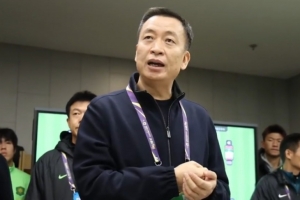 國安董事長周金輝賽前鼓勵球隊：用血性告訴河南，他們治不了國安