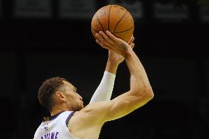 上場(chǎng)2分這場(chǎng)42分 拉文：只要給我足夠的球權(quán) 我每晚都能做到