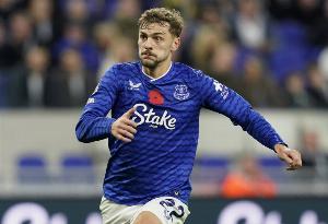 霍爾：埃弗頓進(jìn)軍歐戰(zhàn)是現(xiàn)實目標(biāo)，我們正朝著積極的方向前進(jìn)