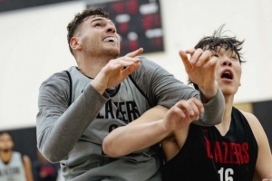 拓記：克林根的位置很穩(wěn) 他的表現(xiàn)證明關于楊瀚森的炒作毫無意義