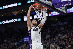 今天夯爆了！拉文后羿附體擊潰熱火！全場(chǎng)三分13中8砍下42分6板！