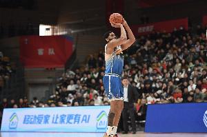 就靠你了！勞森半場6中4&3罰全中拿到11分3板3助1斷1帽