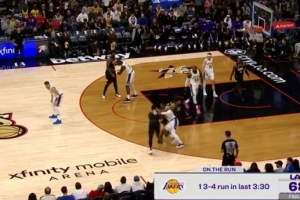 火力全開！東契奇助飛艾頓 湖人打出13-4攻擊波反超比分