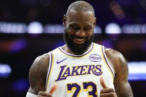 ??狀態(tài)回暖！吧友們來(lái)預(yù)測(cè)一下詹姆斯本賽季的數(shù)據(jù)吧！