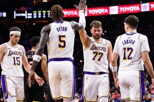 湖蜜狂歡：國(guó)王又回來(lái)了！老詹用實(shí)力回?fù)糍|(zhì)疑 我湖必進(jìn)總決賽