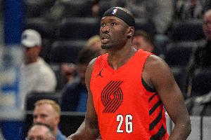 有效果！里斯剛剛登場(chǎng) 隨即外線開炮飆中三分