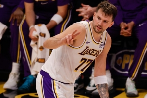 東契奇本賽季場均35+9+9！美媒：MVP榜約基奇SGA怎么能排他前面？