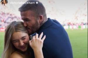 吧友們看著長(zhǎng)大！邁阿密奪冠現(xiàn)場(chǎng)貝克漢姆親14歲小七，女大十八變