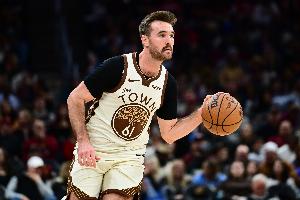 斯潘塞生涯出戰(zhàn)25+分鐘時(shí)場均14分5.7板8.7助 命中率51/50/100%