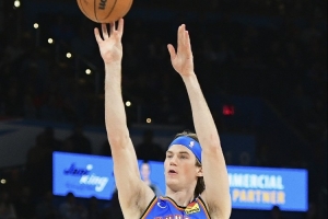 三分雨 ??！雷霆首節(jié)命中11記三分 創(chuàng)隊(duì)史單節(jié)三分命中紀(jì)錄