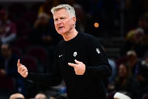 張佳瑋：科爾做試驗(yàn)揉搓陣容 新酒老瓶摻一起味道并不總對