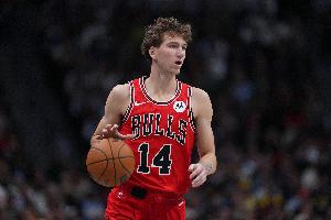 盡力了！布澤利斯12投7中&三分5中2 得到16分3板1助3斷1帽