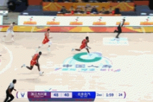 不收回禮！布朗搶斷3打0送桑普森扣籃&桑普森搶斷甩布朗空籃不中