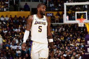 積極性！里夫斯拋投不中 艾頓掩護(hù)后沖搶力壓莊神補(bǔ)扣打進(jìn)！