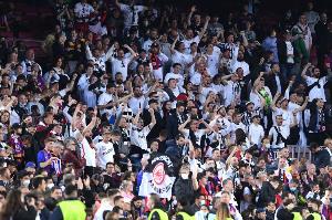 世體：巴薩只給法蘭克福球迷2400張票，但有1000名無票球迷來客場