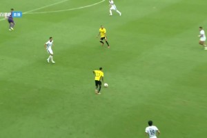 熱刺擺大巴也沒(méi)有用！當(dāng)年C羅不停球直接敲開(kāi)對(duì)手城門