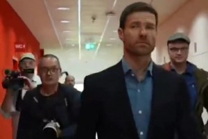 有內(nèi)鬼??？TA：阿隆索曾釣魚(yú)測(cè)試出皇馬更衣室確實(shí)有人泄密