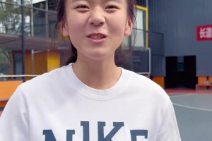 小菜雞的兄來(lái)弟踢館！吐槽姐姐只會(huì)背打！結(jié)果就是防不住內(nèi)線