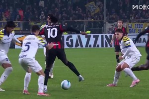 單刀不進(jìn)！萊奧腳后跟精妙傳球！普利西奇單刀打門偏出！