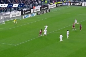 尤文逃過(guò)一劫！亞當(dāng)斯殺入禁區(qū)勁射！迪格雷戈里奧神撲！