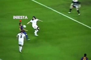 欺負(fù)小朋友是吧！桑托斯穿襠埃斯特旺，旺仔：刪了，不要發(fā)！