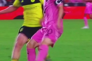 無情戲耍！梅西：剛才是你說話很大聲啊??