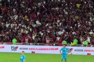 球隊身陷降級區(qū)！內(nèi)馬爾對教練換下自己無奈和不滿