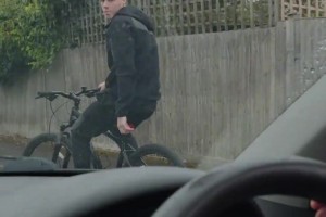 帕爾默這長相要是不認(rèn)識他，他走你后邊你都得害怕??