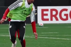 你的關(guān)注點(diǎn)是誰(shuí)？德國(guó)國(guó)家隊(duì)的訓(xùn)練日常！