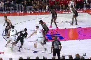 湖人不敵殘陣?yán)销?，東契奇表現(xiàn)一般，看來(lái)還是不能缺少詹姆斯！