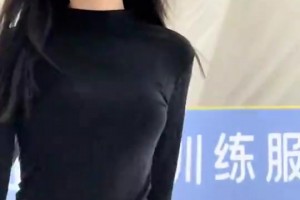 美娜此前體驗花樣滑冰，是不是東北女生天生都會滑啊??