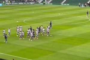 在哪里都是主場！埃爾切球迷高喊梅西的名字