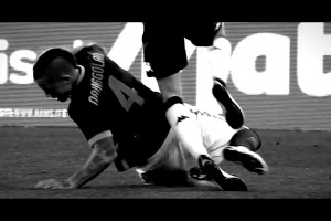 不一樣的集錦！納因格蘭飛鏟斷球的暴力美學(xué)！