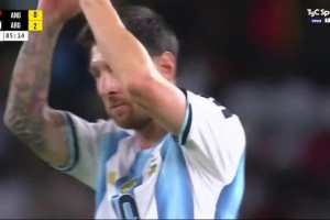 傳射建功！梅西第86分鐘被換下！全場球迷高呼吶喊！