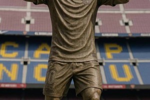 會是哪個瞬間？拉波爾塔稱討論在諾坎普為梅西立雕像