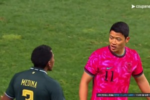 馬寧：在我的場子別鬧事！黃喜燦和對手發(fā)生摩擦，馬寧吹哨制止