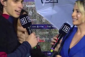 卡拉菲奧里女友標(biāo)記領(lǐng)地的視頻，看一次笑一次??