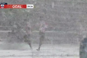 一周5佳球-飛雪連天！加拿大聯(lián)賽驚天倒鉤&瓦爾加勁爆世界波！