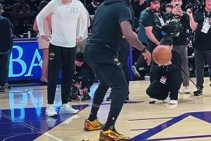 “熟悉的GOAT回來了～詹姆斯復(fù)出迎來自己第23個(gè)賽季??！